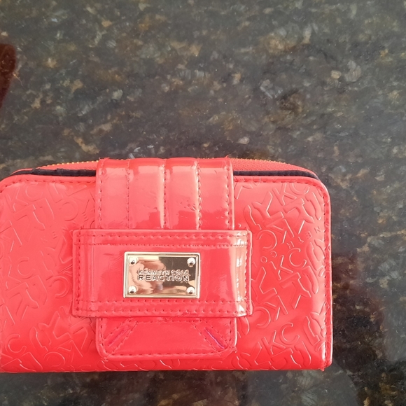 Kenneth Cole REACTION Clutch wallet, patent red. - Picture 8 of 9